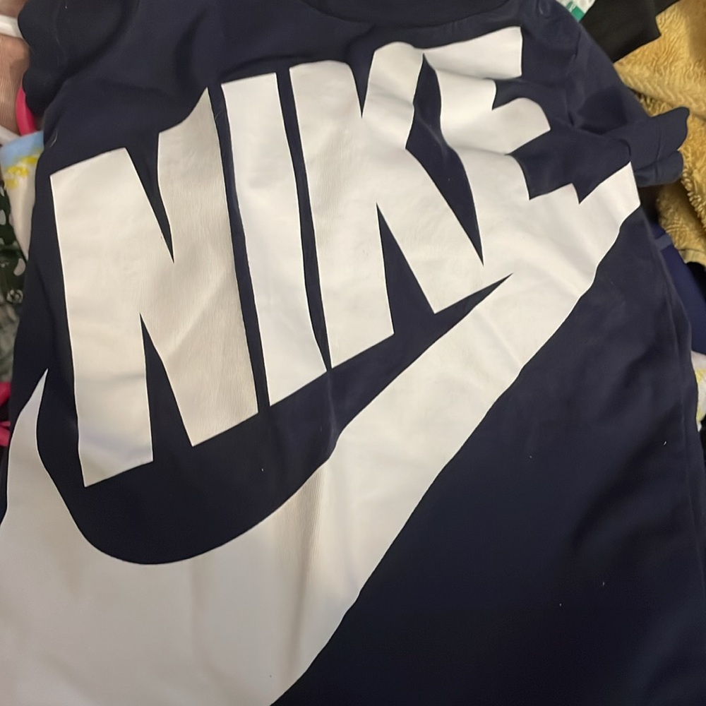 Nike - Picture 3 of 8